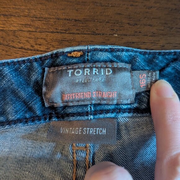 Boyfriend straight jeans. - Picture 2 of 2